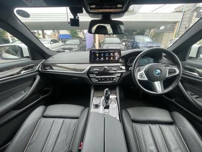 2023 BMW 5 SERIES — фото 3