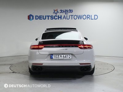 PORSCHE PANAMERA - 3