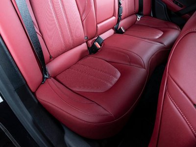 صورة 23 لـ 2021 Maserati GHIBLI