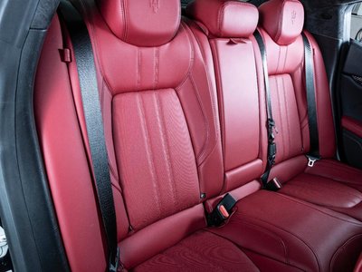 صورة 22 لـ 2021 Maserati GHIBLI