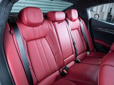 صورة 13 لـ 2021 Maserati GHIBLI
