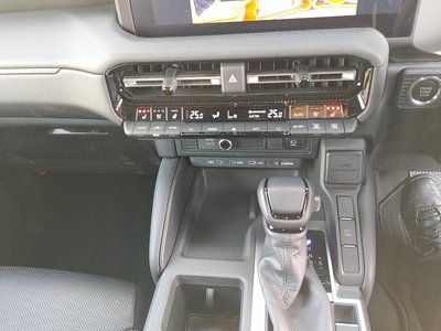 TOYOTA LAND CRUISER 250 - 7