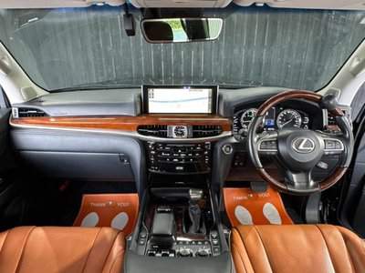 صورة 5 لـ 2018 Lexus LX