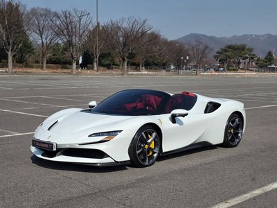 FERRARI SF90 - 1