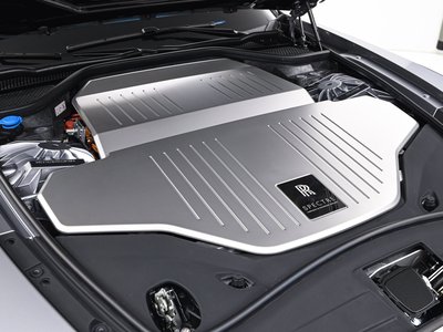 ROLLS-ROYCE SPECTRE - 8