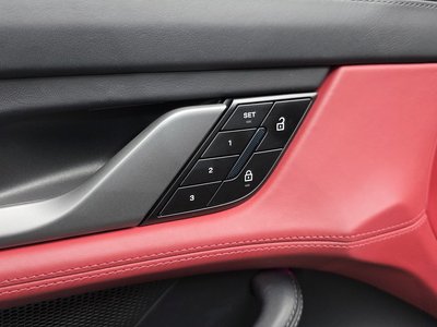 2025 Porsche TAYCAN 缩略图 29