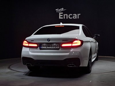 BMW 5 SERIES - 4