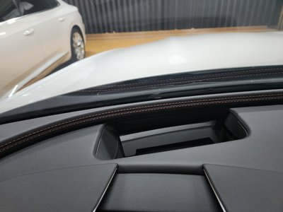 MERCEDES-BENZ SL - 10