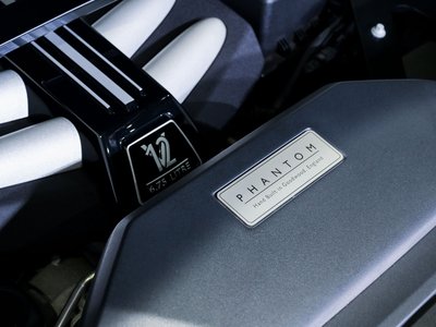 ROLLS-ROYCE PHANTOM - 10