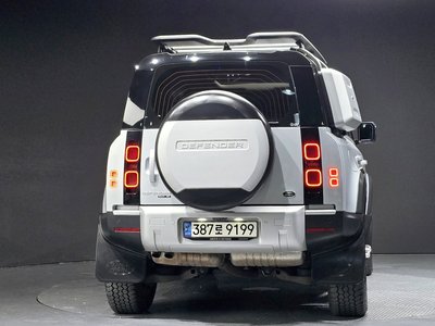 LAND ROVER DEFENDER - 3