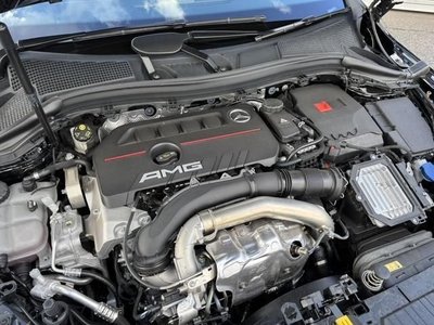 MERCEDES-BENZ GLA - 9