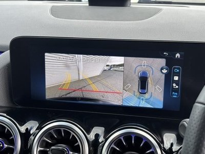 MERCEDES-BENZ GLA - 7