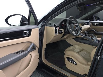 PORSCHE CAYENNE - 10