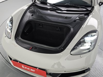 PORSCHE 718 BOXSTER - 7