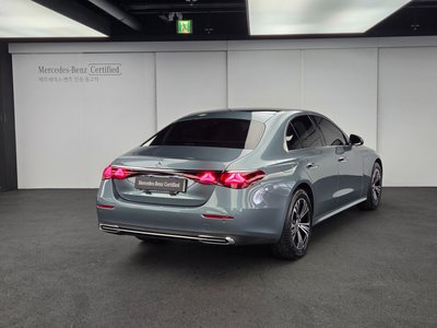 MERCEDES-BENZ E-CLASS - 4