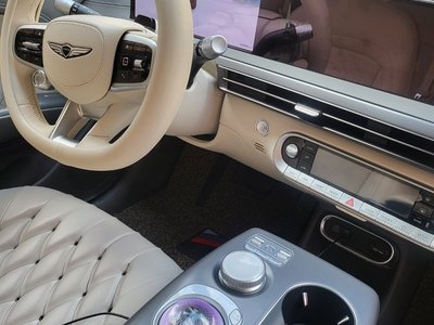 2025 Genesis GV60 — фото 3