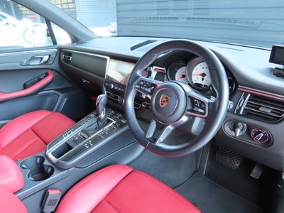 صورة 10 لـ 2019 Porsche MACAN