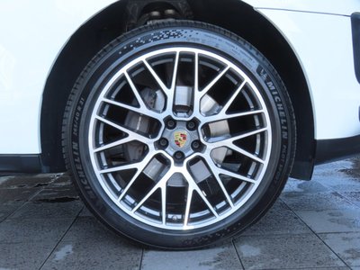 صورة 8 لـ 2019 Porsche MACAN