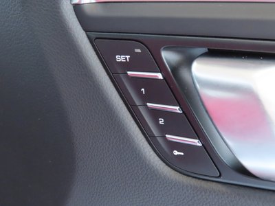2019 Porsche MACAN 缩略图 17