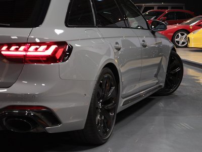 2021 AUDI RS4 AVANT — миниатюра 25