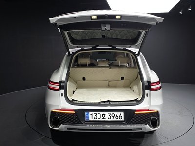 2023 Genesis GV70 — миниатюра 26