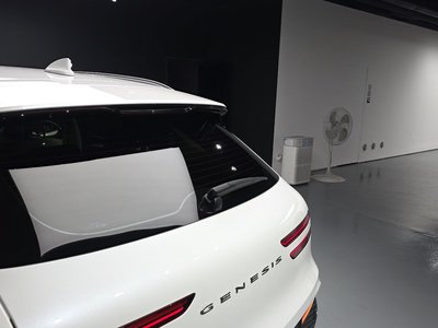 2023 Genesis GV70 — миниатюра 40