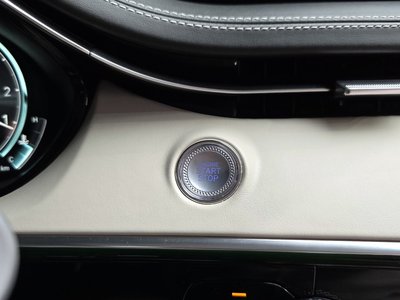 2023 Genesis GV70 — миниатюра 29