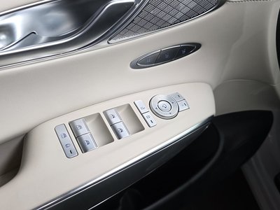 2023 Genesis GV70 — миниатюра 36