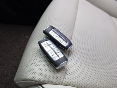 2023 Genesis GV70 — миниатюра 31
