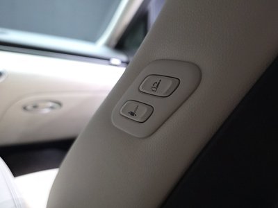 2023 Genesis GV70 — миниатюра 34