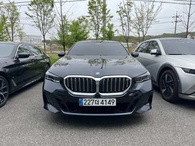 BMW 5 SERIES - 1