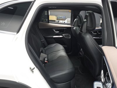 2023 Mercedes-BENZ EQE — миниатюра 18