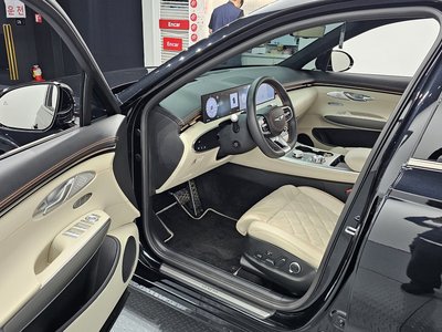 صورة مصغرة 13 لـ 2025 Genesis GV70