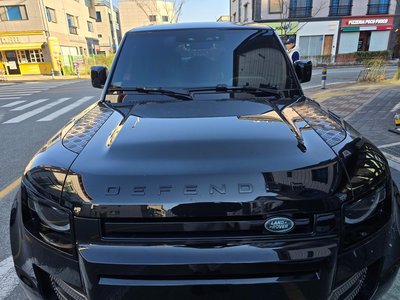 LAND ROVER DEFENDER - 2