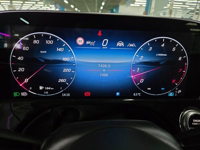 MERCEDES-BENZ E-CLASS - 7