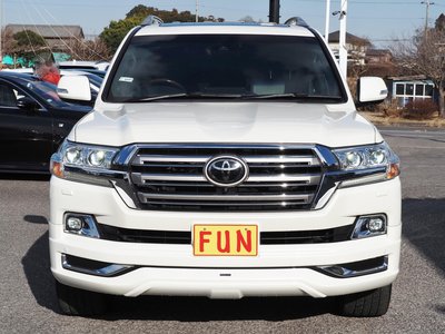 TOYOTA LAND CRUISER 200 - 3