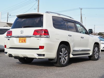 TOYOTA LAND CRUISER 200 - 6