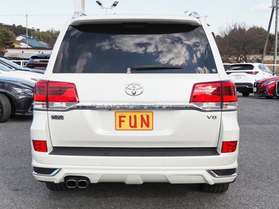 TOYOTA LAND CRUISER 200 - 8