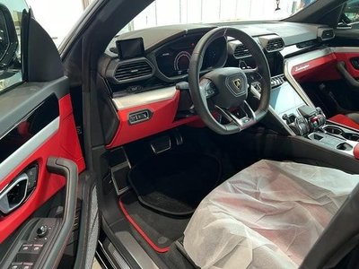 LAMBORGHINI URUS - 9