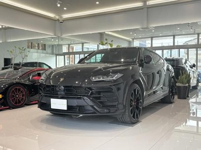 LAMBORGHINI URUS - 1