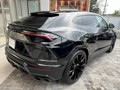 LAMBORGHINI URUS - 2