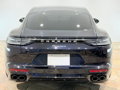 PORSCHE PANAMERA - 8