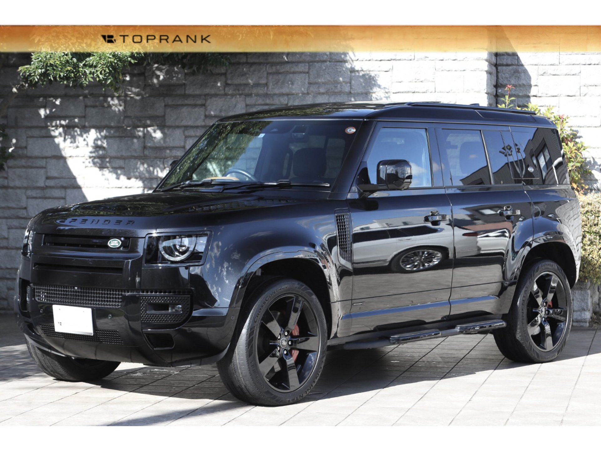 LAND ROVER DEFENDER - View 1