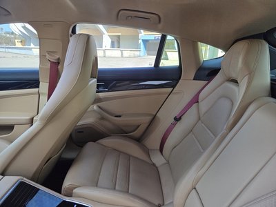 PORSCHE PANAMERA - 6