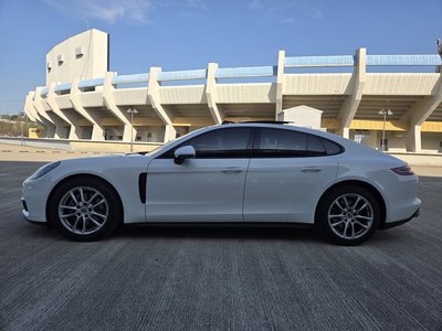 PORSCHE PANAMERA - 4
