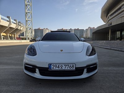 PORSCHE PANAMERA - 1