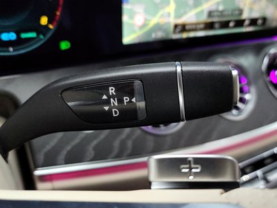 MERCEDES-BENZ E-CLASS - 9