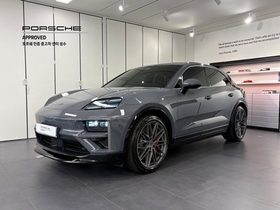 PORSCHE MACAN - 1