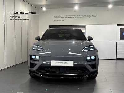 PORSCHE MACAN - 2