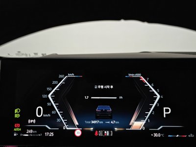 2025 BMW 5 SERIES photo 8